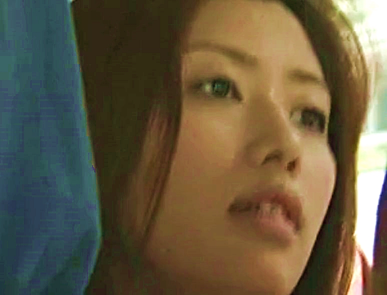 【ヘンリー塚本】むっちり美魔女の背徳濃厚接触堪能映像♪公衆すけべ手コキまで♡♡