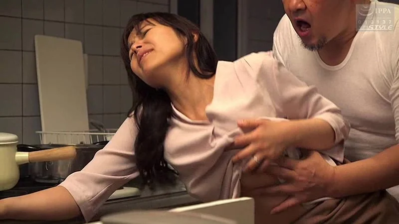 夫のために、息子のために、親友のために‥ 他人に股ぐらを広げてしまった主婦たち